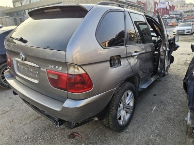 Bmw E53 X5 çıkma sağ arka çamurluk