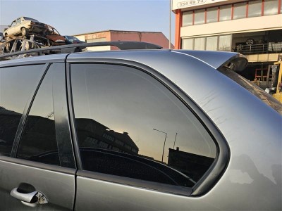 Bmw E53 X5 çıkma sol arka kelebek camı