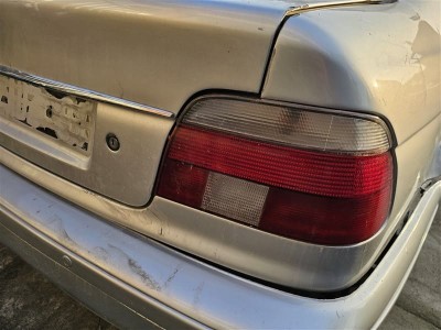 Bmw 5 Serisi E39 çıkma sağ arka stop camı